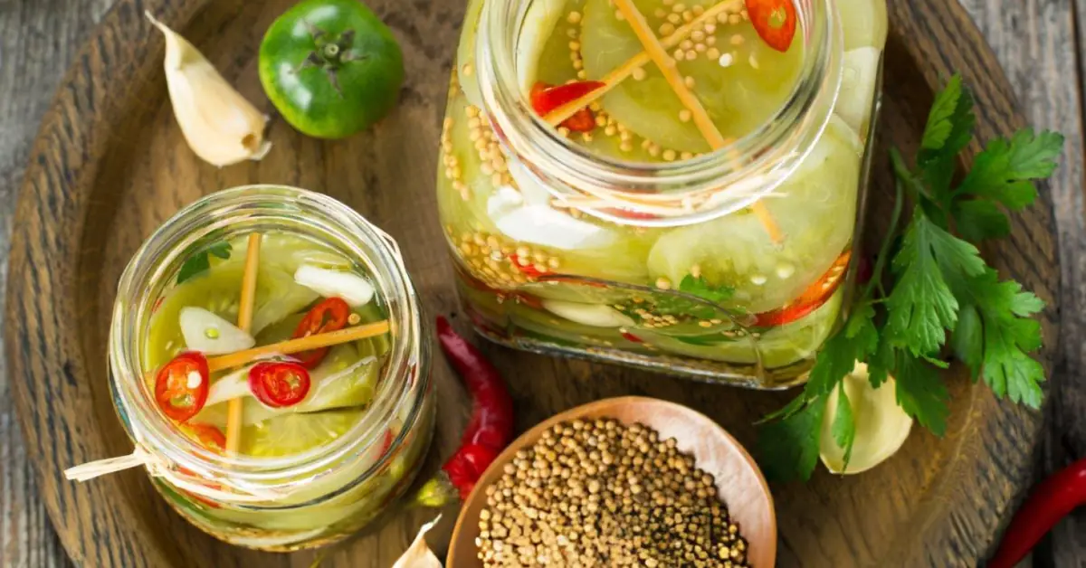 Pickled Green Tomatoes: Crunchy and Healthy